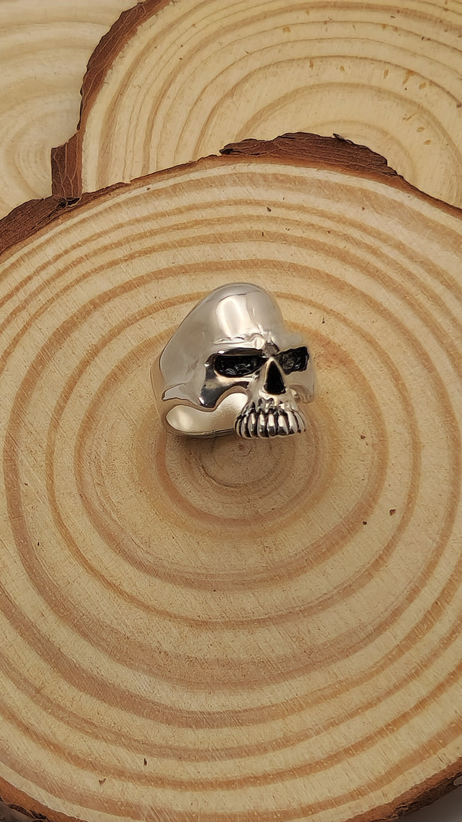 Skull ring