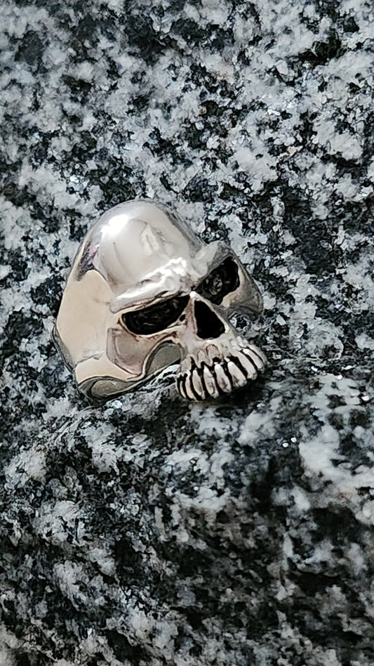 Skull ring